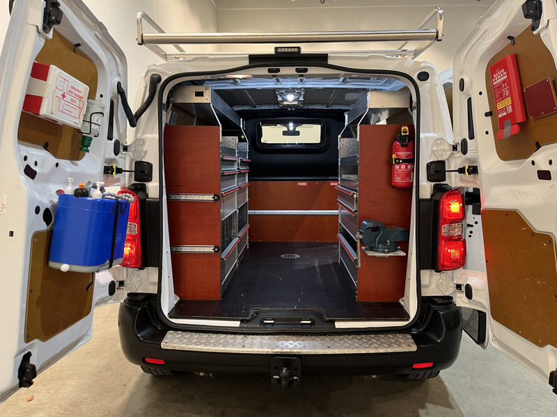 Opel Vivaro 2.0 CDTI L2H1 120 PK Servicebus / Inrichting / Euro 6 / 220V. / Airco / Cruise Control / Trekhaak / Camera / CarPlay / Navigatie / 60.800 KM !! - فان المدمجة: صورة 4 Opel Vivaro 2.0 CDTI L2H1 120 PK Servicebus / Inrichting / Euro 6 / 220V. / Airco / Cruise Control / Trekhaak / Camera / CarPlay / Navigatie / 60.800 KM !! - فان المدمجة: صورة 4