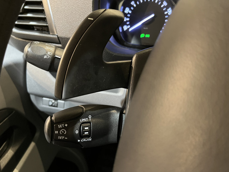فان المدمجة Peugeot Expert 2.0 BlueHDI Long Premium 180 PK Automaat / Euro 6 / Airco / Cruise Control / Navigatie / CarPlay / Trekhaak / PDC / Imperiaal / 3-Zits 90.000 KM !!: صورة 11