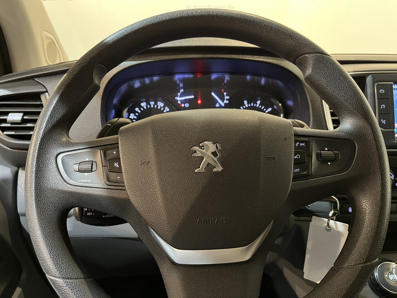 فان المدمجة Peugeot Expert 2.0 BlueHDI Long Premium 180 PK Automaat / Euro 6 / Airco / Cruise Control / Navigatie / CarPlay / Trekhaak / PDC / Imperiaal / 3-Zits 90.000 KM !!: صورة 10