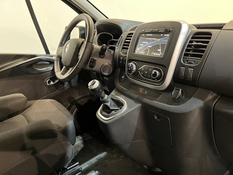 Renault Trafic 2.0 dCi 170 PK L2H1 DC Dubbel Cabine / Airco / Schuifdeur L + R / Cruise Control / Camera / Navigatie / Trekhaak / 65.400 KM !! / BPM VRIJ !! - فان المدمجة, الشاحنات الصغيرة كابينة مزدوجة: صورة 3 Renault Trafic 2.0 dCi 170 PK L2H1 DC Dubbel Cabine / Airco / Schuifdeur L + R / Cruise Control / Camera / Navigatie / Trekhaak / 65.400 KM !! / BPM VRIJ !! - فان المدمجة, الشاحنات الصغيرة كابينة مزدوجة: صورة 3
