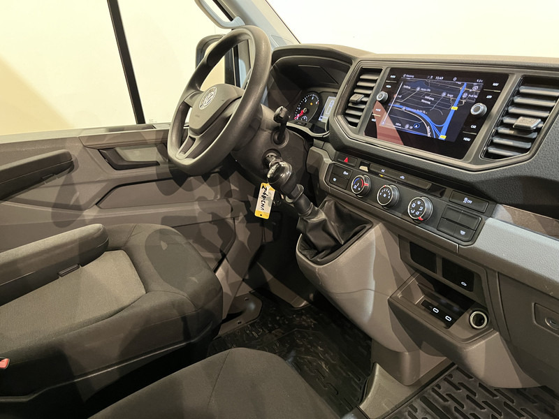 Volkswagen Crafter 35 2.0 TDI L3 140 PK Bakwagen / Dhollandia Laadklep / Euro 6 / Meubelbak / Zijdeur / Airco / CarPlay / Navigatie / Cruise Control / 3-Zits / 70.000 KM !! - شاحنة بصندوق مغلق: صورة 3 Volkswagen Crafter 35 2.0 TDI L3 140 PK Bakwagen / Dhollandia Laadklep / Euro 6 / Meubelbak / Zijdeur / Airco / CarPlay / Navigatie / Cruise Control / 3-Zits / 70.000 KM !! - شاحنة بصندوق مغلق: صورة 3