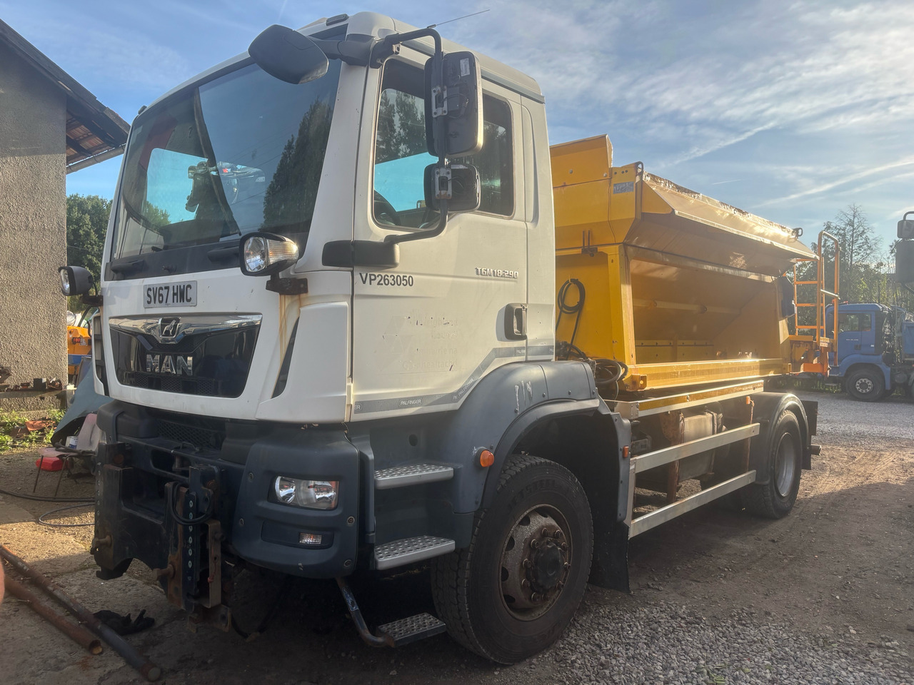 MAN TGM 18.290 4x4BB SPREADER/GRITTER/Plough - جرافة ثلج: صورة 3 MAN TGM 18.290 4x4BB SPREADER/GRITTER/Plough - جرافة ثلج: صورة 3