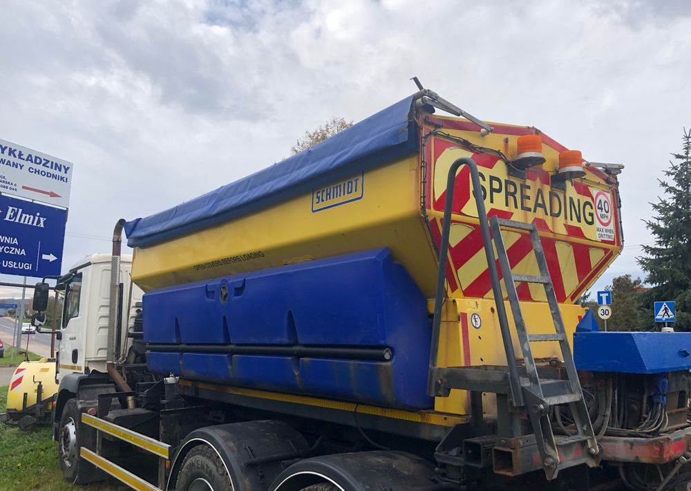 MAN TGM 26.290 piaskarka solarka schmidt 6x4 euro6 - جرافة ثلج: صورة 5 MAN TGM 26.290 piaskarka solarka schmidt 6x4 euro6 - جرافة ثلج: صورة 5