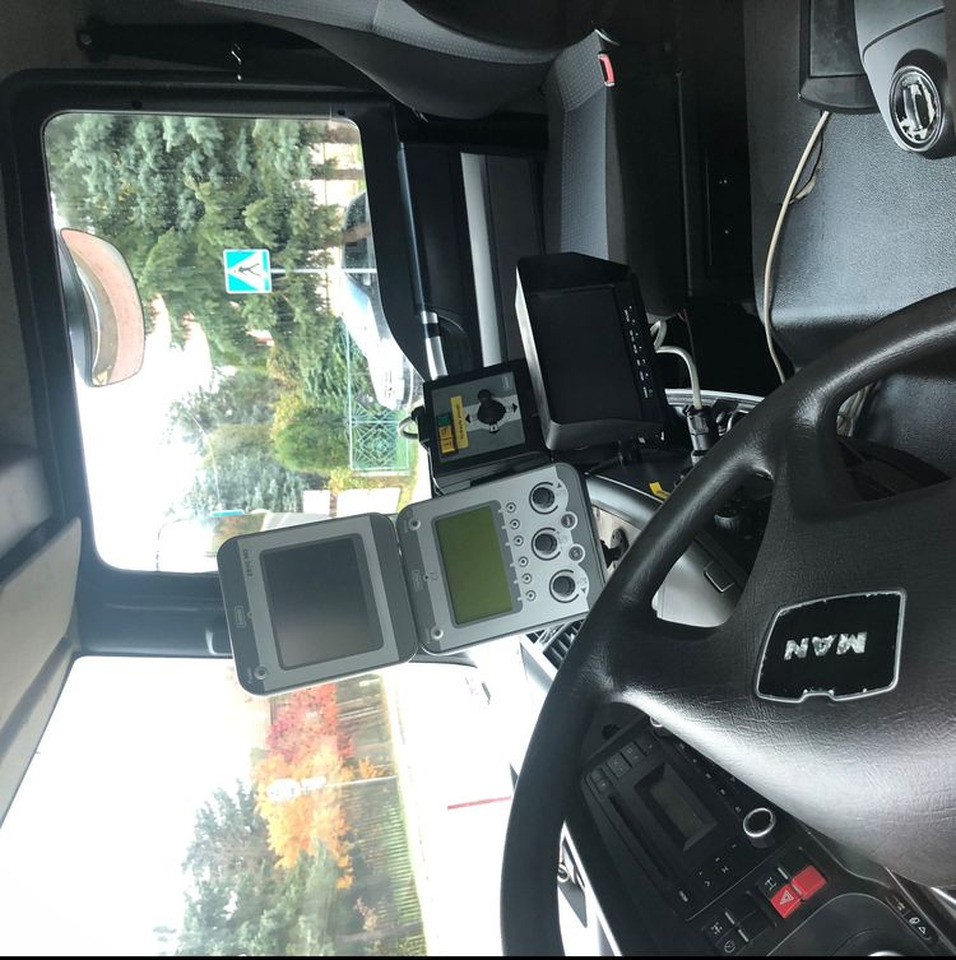 MAN TGM 26.290 piaskarka solarka schmidt 6x4 euro6 - جرافة ثلج: صورة 3 MAN TGM 26.290 piaskarka solarka schmidt 6x4 euro6 - جرافة ثلج: صورة 3