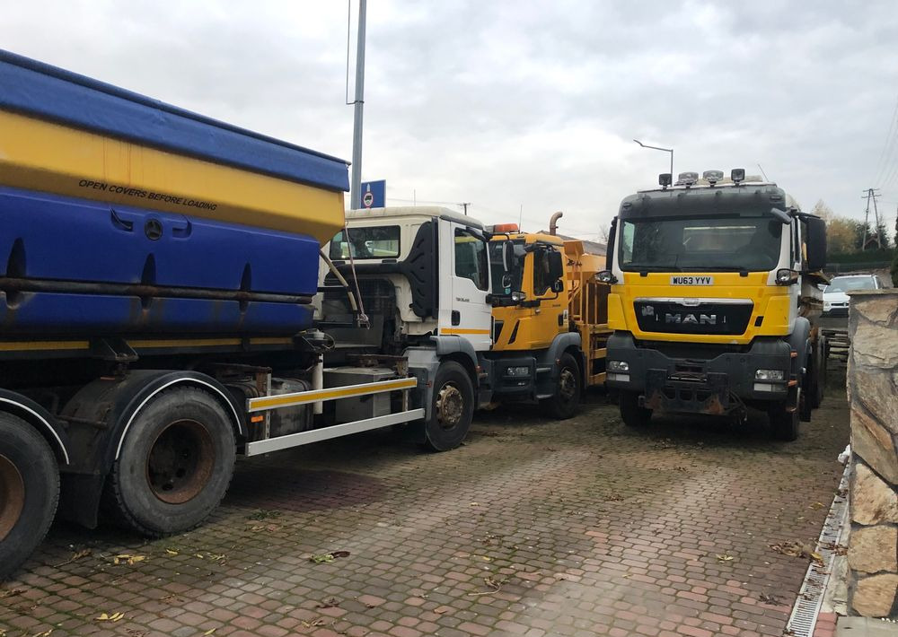 MAN TGS 26.320 6x6BB piaskarka solarka econ schmidt pług - سيارة خدمات/ سيارة خاصة, شاحنة: صورة 5 MAN TGS 26.320 6x6BB piaskarka solarka econ schmidt pług - سيارة خدمات/ سيارة خاصة, شاحنة: صورة 5