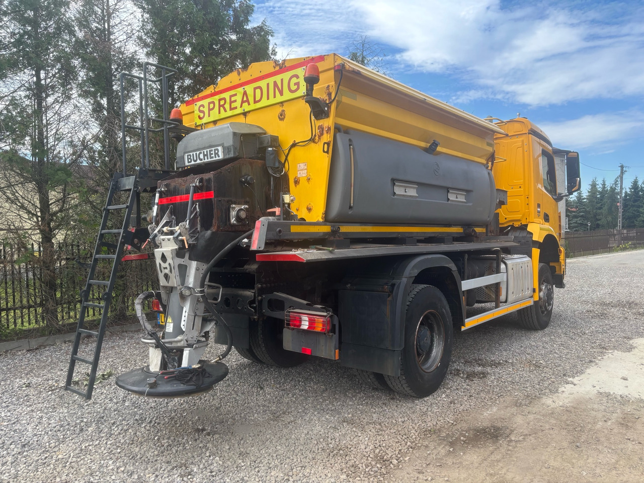 MERCEDES AROCS 1824 4x4BB  GRITTER/SPREADER/PLOUGH - جرافة ثلج: صورة 2 MERCEDES AROCS 1824 4x4BB  GRITTER/SPREADER/PLOUGH - جرافة ثلج: صورة 2