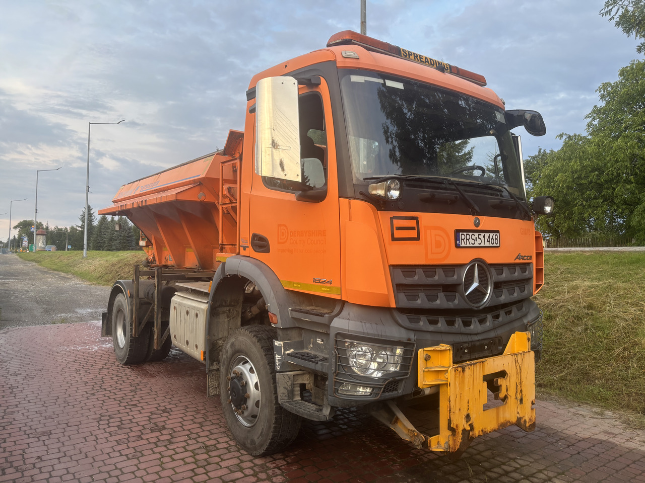Mercedes AROCS 1824 4X4 GRITTER/SPREADER/PLOUGH - جرافة ثلج: صورة 1 Mercedes AROCS 1824 4X4 GRITTER/SPREADER/PLOUGH - جرافة ثلج: صورة 1