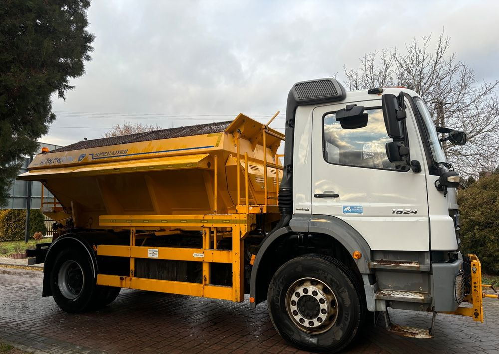 Mercedes-Benz Axor 4x2 piaskarka solarka econ schmidt 1824 e5 - جرافة ثلج: صورة 4 Mercedes-Benz Axor 4x2 piaskarka solarka econ schmidt 1824 e5 - جرافة ثلج: صورة 4