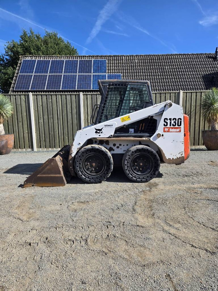 Bobcat S 130 - شيول صغير: صورة 1 Bobcat S 130 - شيول صغير: صورة 1