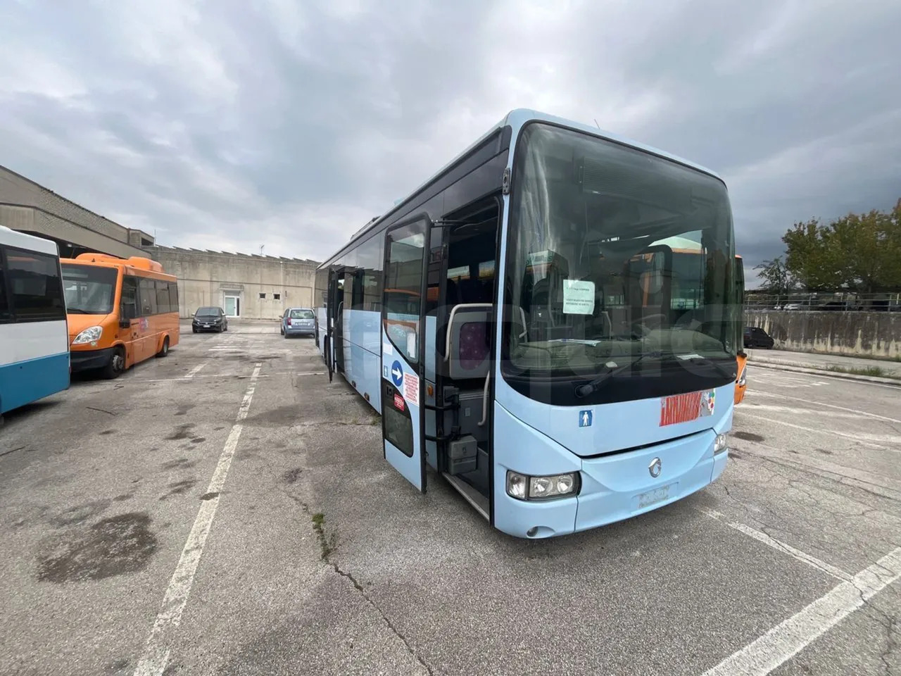 Bundle di 9 mezzi Irisbus - Arway Iveco - Sitcar Iveco - Sitcar Mercedes-Benz - Citaro Mercedes-Benz - Citaro Mercedes-Benz - Citaro Iveco - Citelis Iveco - Sitcar Fiat - Fiorino - حافلة الضواحي: صورة 1 Bundle di 9 mezzi Irisbus - Arway Iveco - Sitcar Iveco - Sitcar Mercedes-Benz - Citaro Mercedes-Benz - Citaro Mercedes-Benz - Citaro Iveco - Citelis Iveco - Sitcar Fiat - Fiorino - حافلة الضواحي: صورة 1