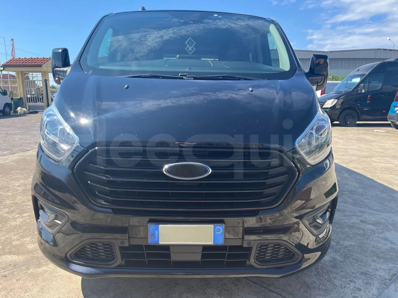 Ford Tourneo Custom - حافلة صغيرة, ميكروباص: صورة 2 Ford Tourneo Custom - حافلة صغيرة, ميكروباص: صورة 2