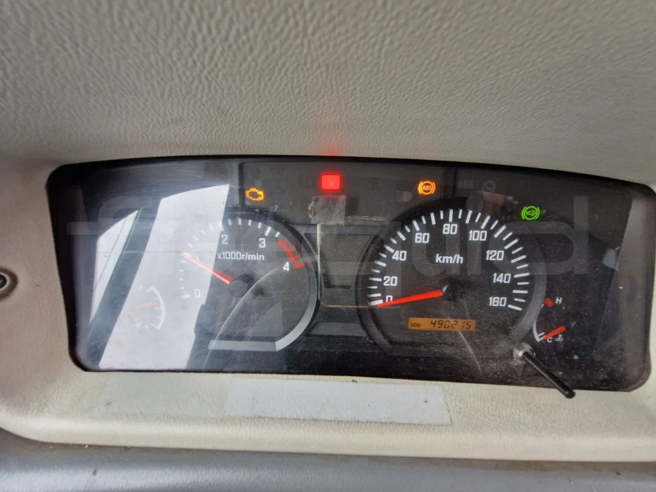 Isuzu Novo - حافلة نقل لمسافات طويلة: صورة 3 Isuzu Novo - حافلة نقل لمسافات طويلة: صورة 3