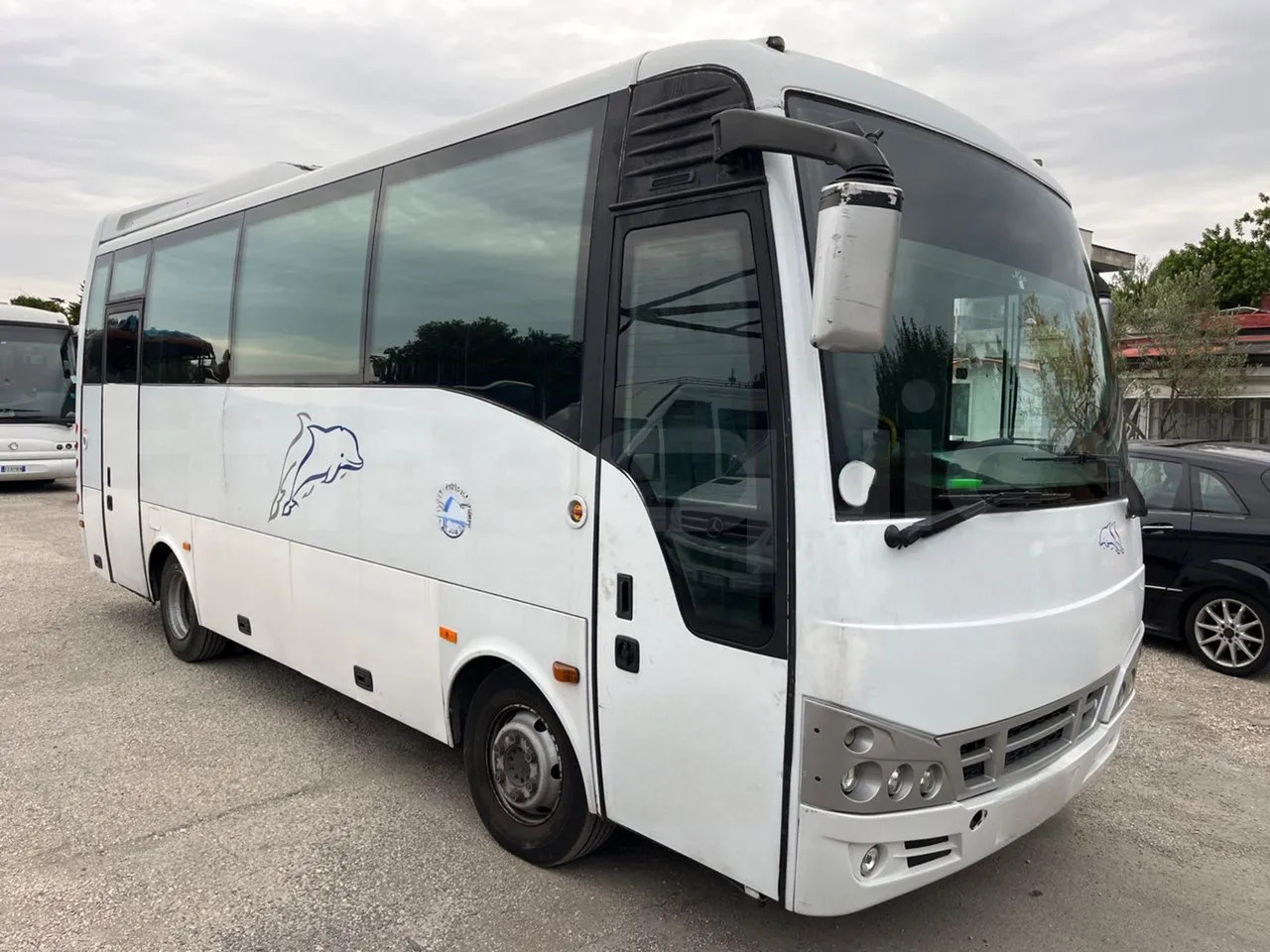 Isuzu Turquoise - حافلة نقل لمسافات طويلة: صورة 1 Isuzu Turquoise - حافلة نقل لمسافات طويلة: صورة 1