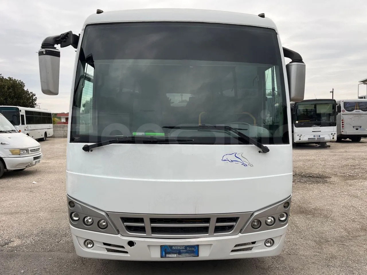 Isuzu Turquoise - حافلة نقل لمسافات طويلة: صورة 2 Isuzu Turquoise - حافلة نقل لمسافات طويلة: صورة 2