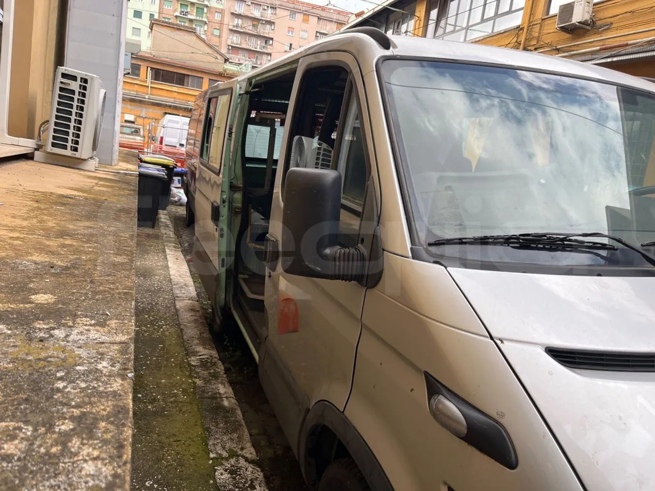 Iveco Daily - حافلة صغيرة, ميكروباص: صورة 1 Iveco Daily - حافلة صغيرة, ميكروباص: صورة 1