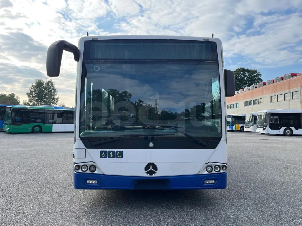 Mercedes-Benz Conecto - حافلة المدينة: صورة 2 Mercedes-Benz Conecto - حافلة المدينة: صورة 2