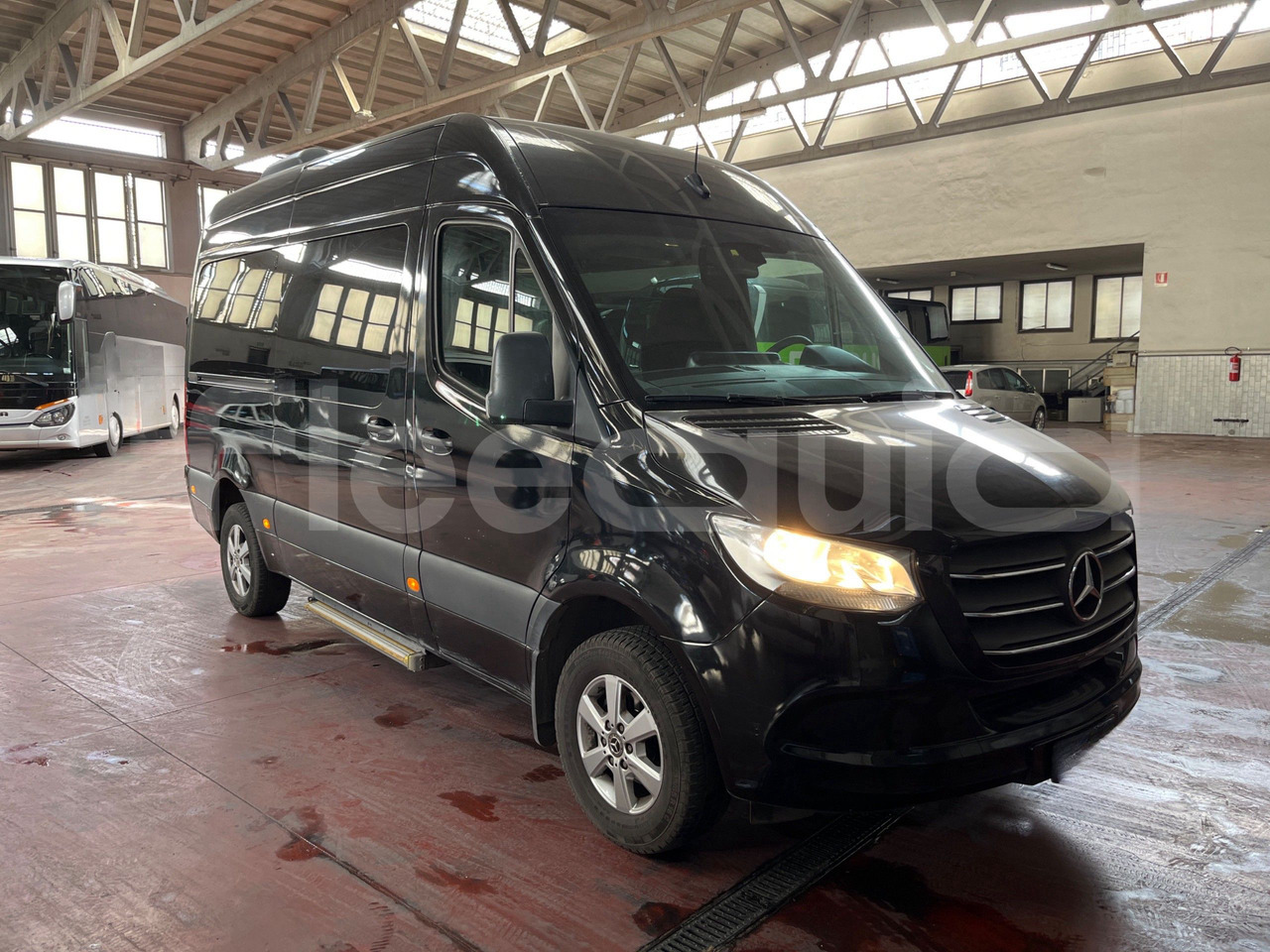 Mercedes-Benz Sprinter - حافلة نقل لمسافات طويلة: صورة 1 Mercedes-Benz Sprinter - حافلة نقل لمسافات طويلة: صورة 1