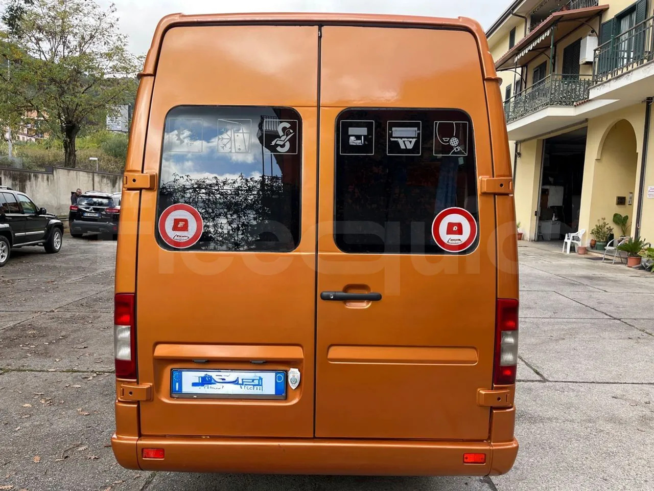Mercedes-Benz Sprinter - حافلة الضواحي: صورة 5 Mercedes-Benz Sprinter - حافلة الضواحي: صورة 5