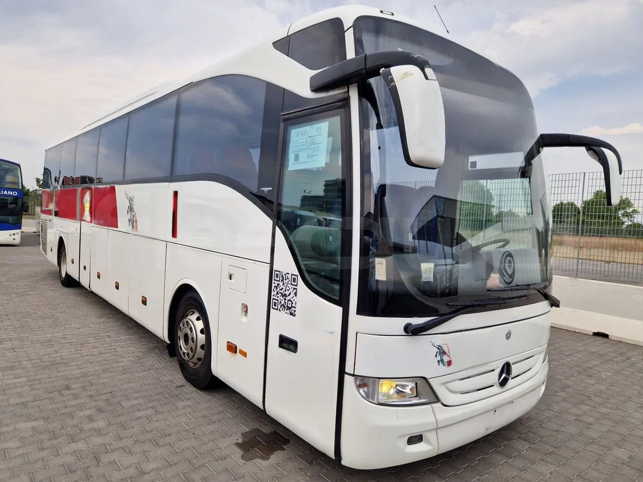 Mercedes-Benz Tourismo - حافلة نقل لمسافات طويلة: صورة 1 Mercedes-Benz Tourismo - حافلة نقل لمسافات طويلة: صورة 1