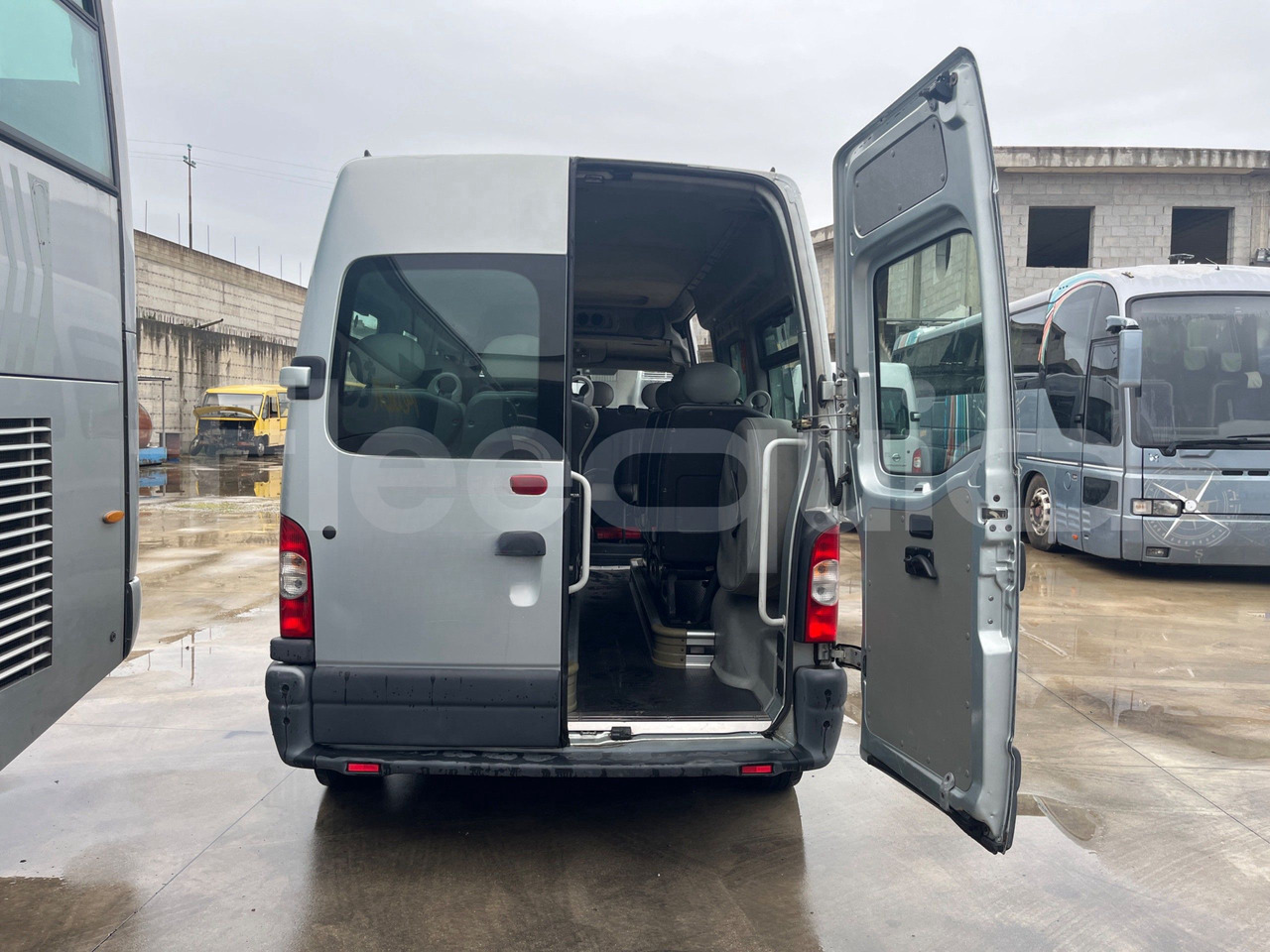 Nissan Interstar - حافلة صغيرة, ميكروباص: صورة 5 Nissan Interstar - حافلة صغيرة, ميكروباص: صورة 5