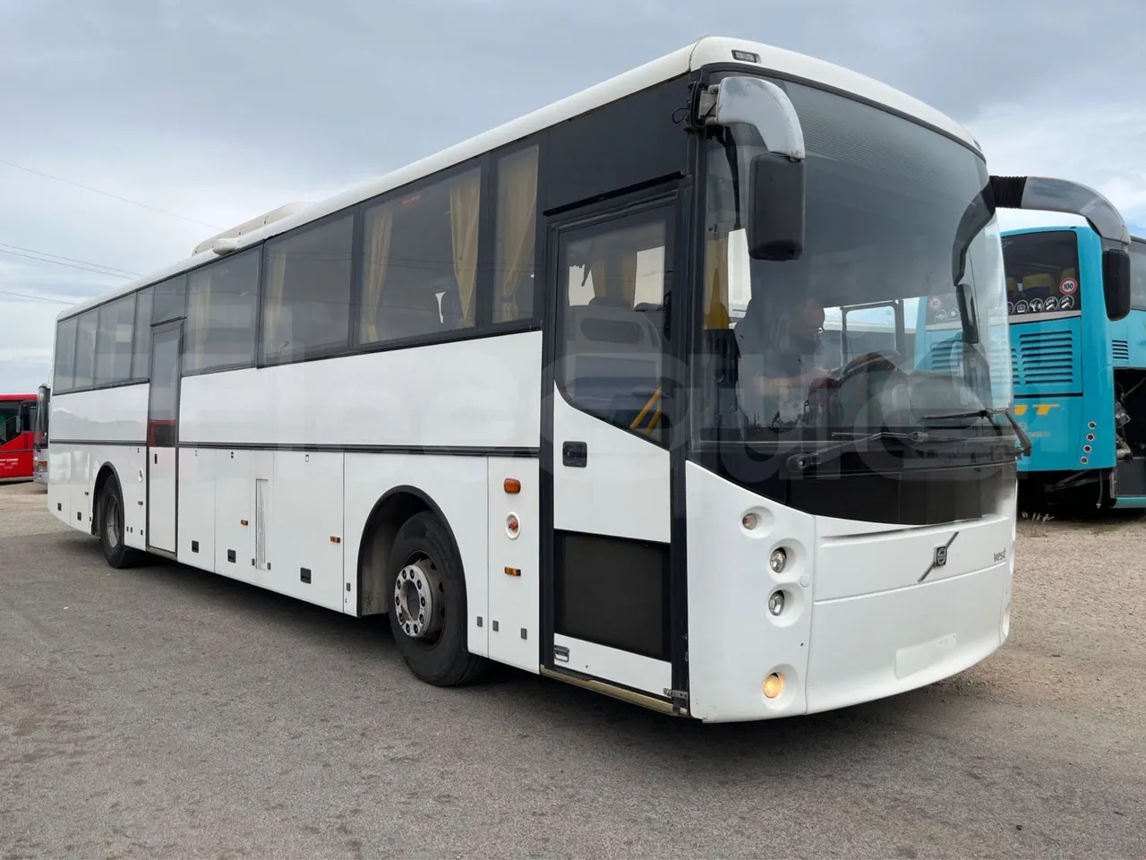 Volvo B12 - حافلة نقل لمسافات طويلة: صورة 1 Volvo B12 - حافلة نقل لمسافات طويلة: صورة 1