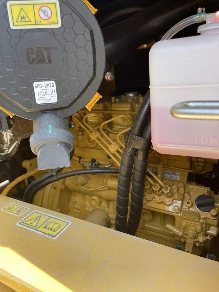 CAT 305.5 - حفار زاحف: صورة 2 CAT 305.5 - حفار زاحف: صورة 2