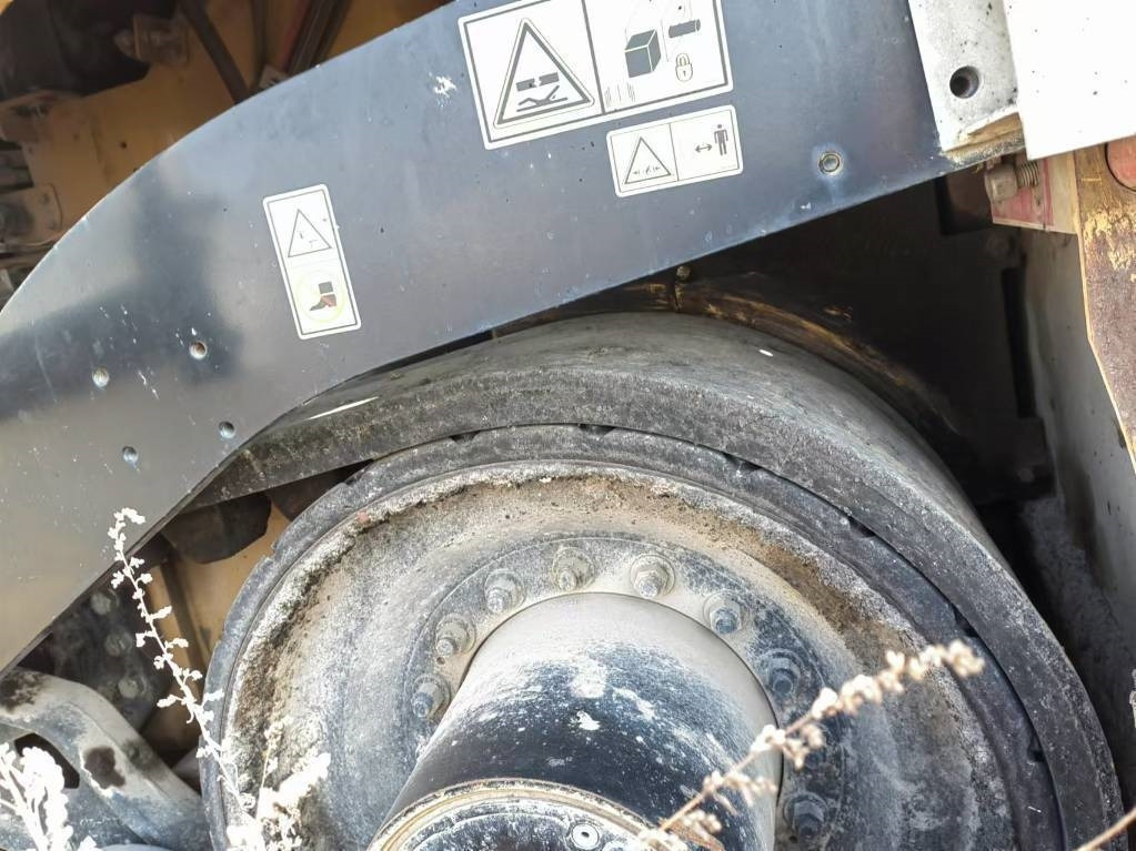 CAT AP655F - راصف أسفلت: صورة 3 CAT AP655F - راصف أسفلت: صورة 3