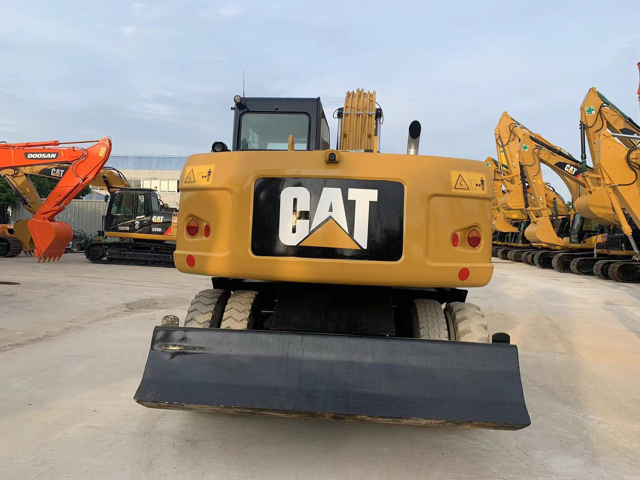 CATERPILLAR 315D - حفار ذو عجلات: صورة 4 CATERPILLAR 315D - حفار ذو عجلات: صورة 4