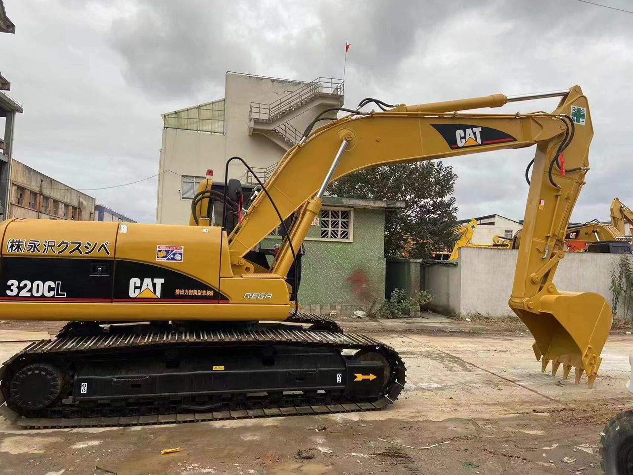 CATERPILLAR 320CL - حفار زاحف: صورة 2 CATERPILLAR 320CL - حفار زاحف: صورة 2