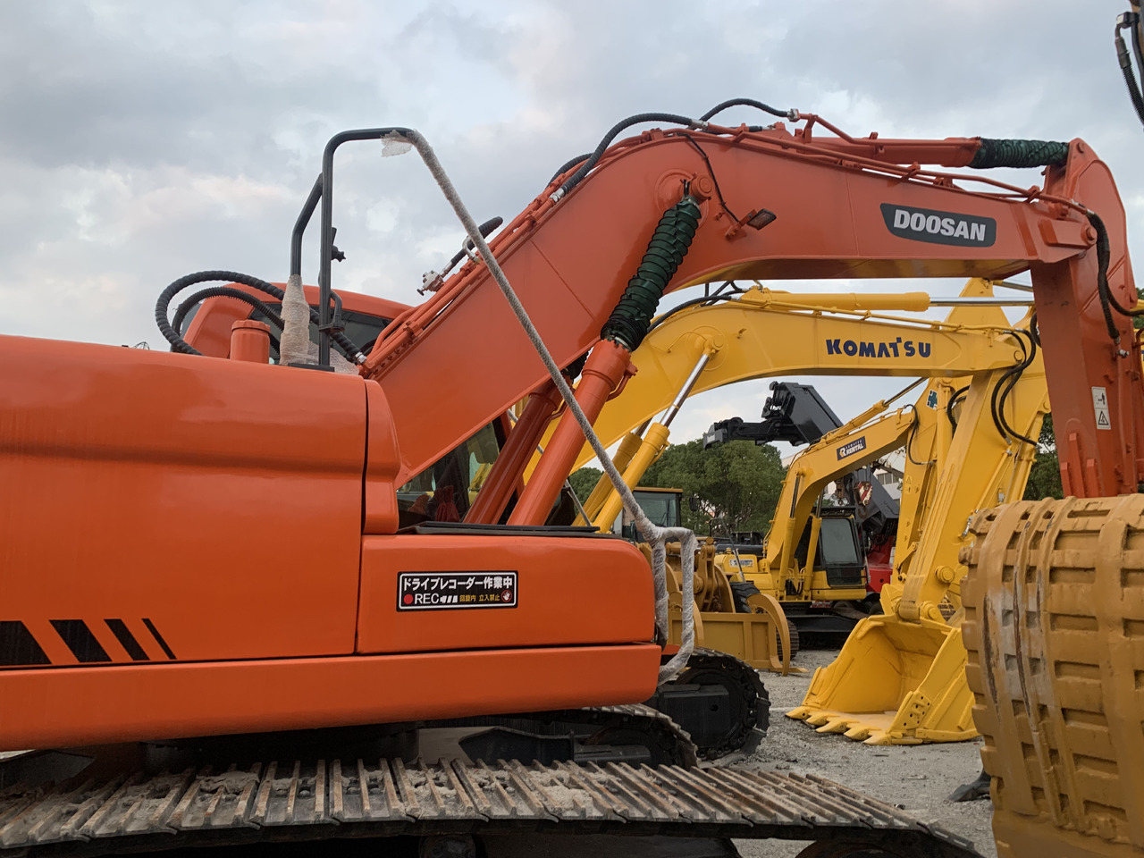 DOOSAN DX225LC - حفار ذو عجلات: صورة 2 DOOSAN DX225LC - حفار ذو عجلات: صورة 2
