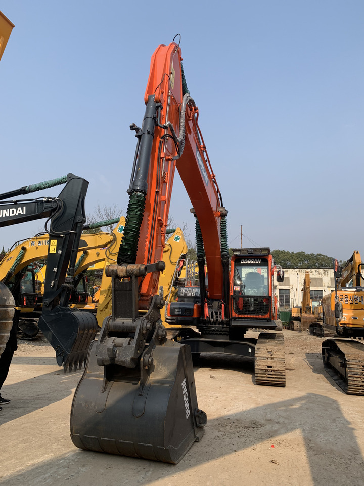 DOOSAN DX300LC-9C - حفار ذو عجلات: صورة 2 DOOSAN DX300LC-9C - حفار ذو عجلات: صورة 2