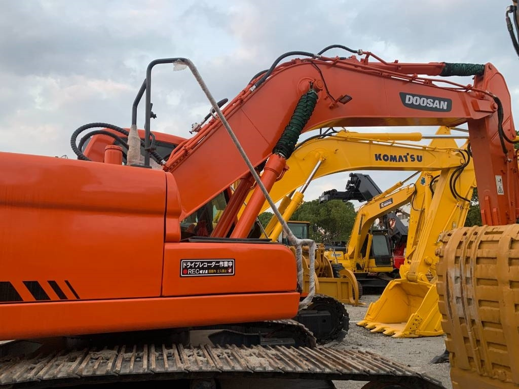 Doosan DX 225 LC - حفار زاحف: صورة 1 Doosan DX 225 LC - حفار زاحف: صورة 1