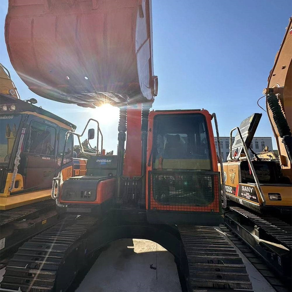 Doosan DX150LC-9C - حفار زاحف: صورة 3 Doosan DX150LC-9C - حفار زاحف: صورة 3