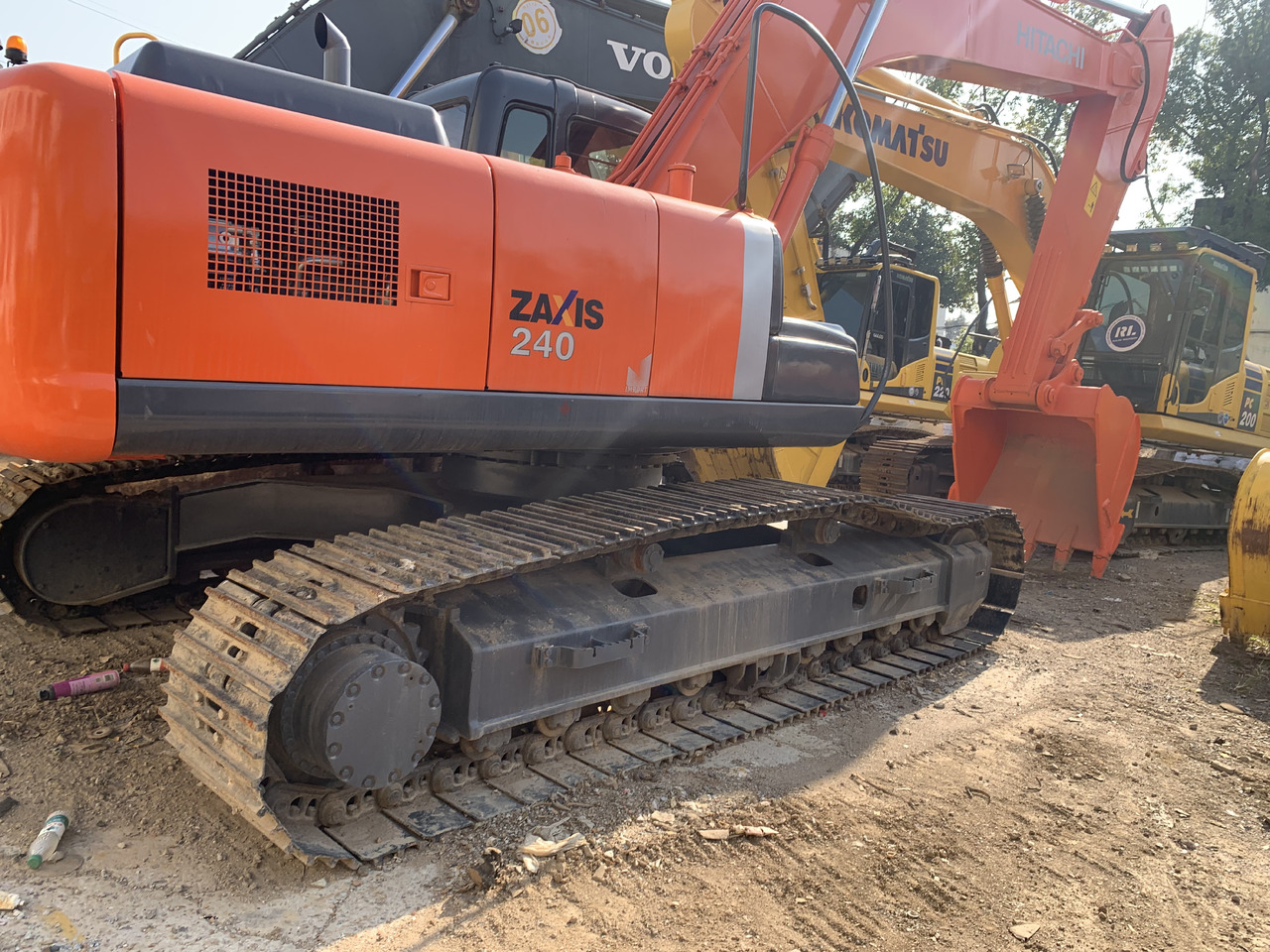 HITACHI ZAXIS240 - حفار ذو عجلات: صورة 3 HITACHI ZAXIS240 - حفار ذو عجلات: صورة 3