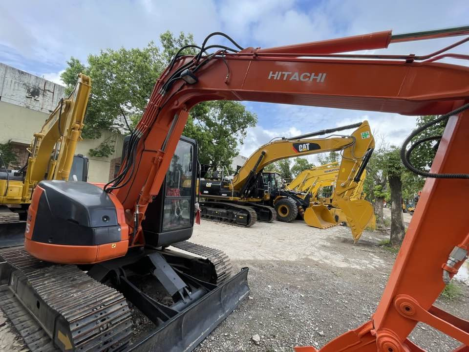 Hitachi ZAXIS 75 - حفار صغير: صورة 1 Hitachi ZAXIS 75 - حفار صغير: صورة 1