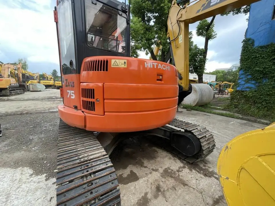 Hitachi ZX75US-7 - حفار صغير: صورة 2 Hitachi ZX75US-7 - حفار صغير: صورة 2
