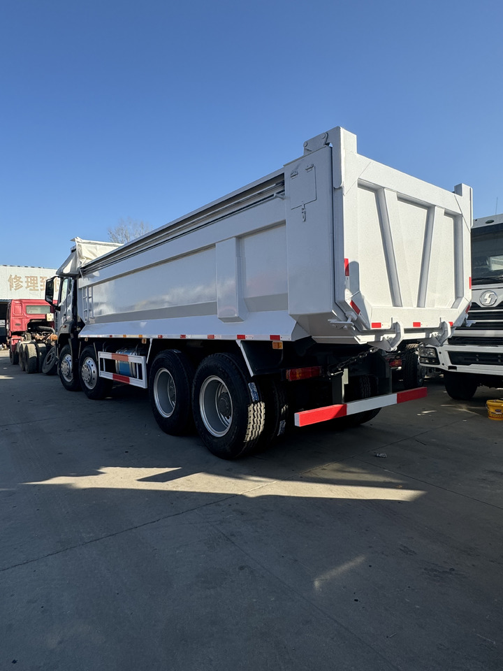 Howo 8x4 - شاحنة قلاب التعدين: صورة 4 Howo 8x4 - شاحنة قلاب التعدين: صورة 4