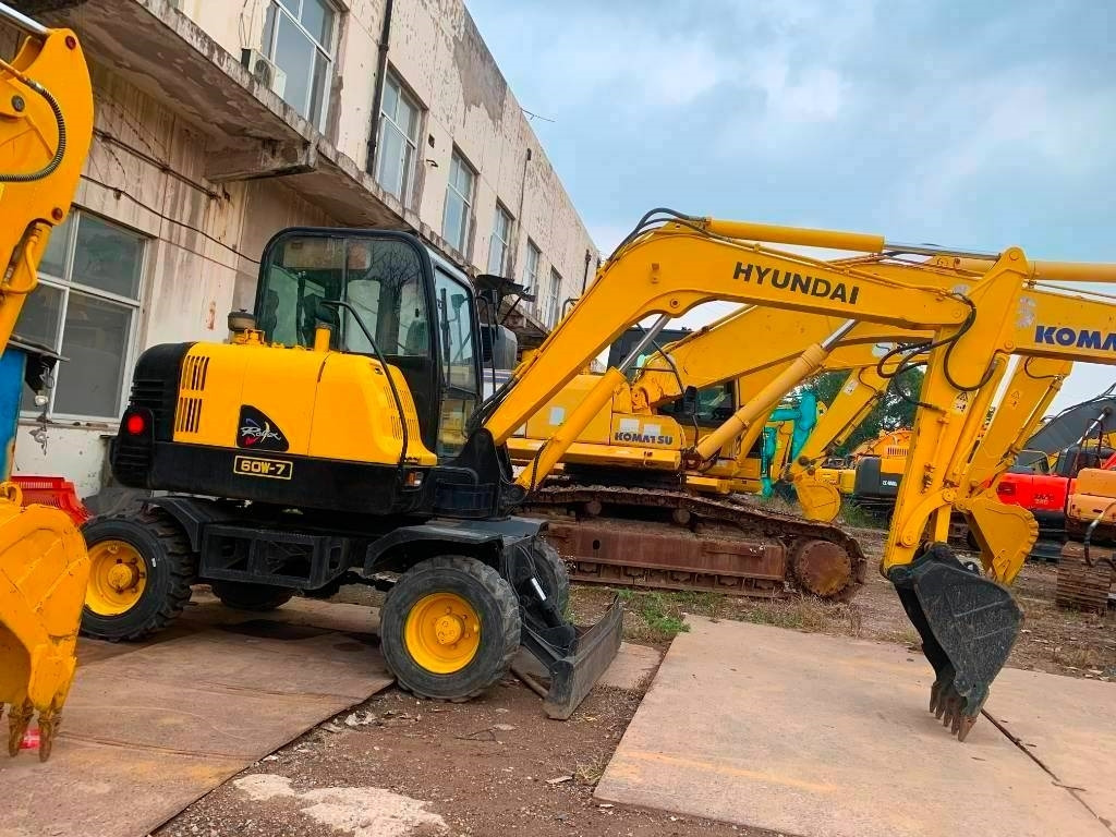 Hyundai Robex 60 W-7 - حفار ذو عجلات: صورة 1 Hyundai Robex 60 W-7 - حفار ذو عجلات: صورة 1