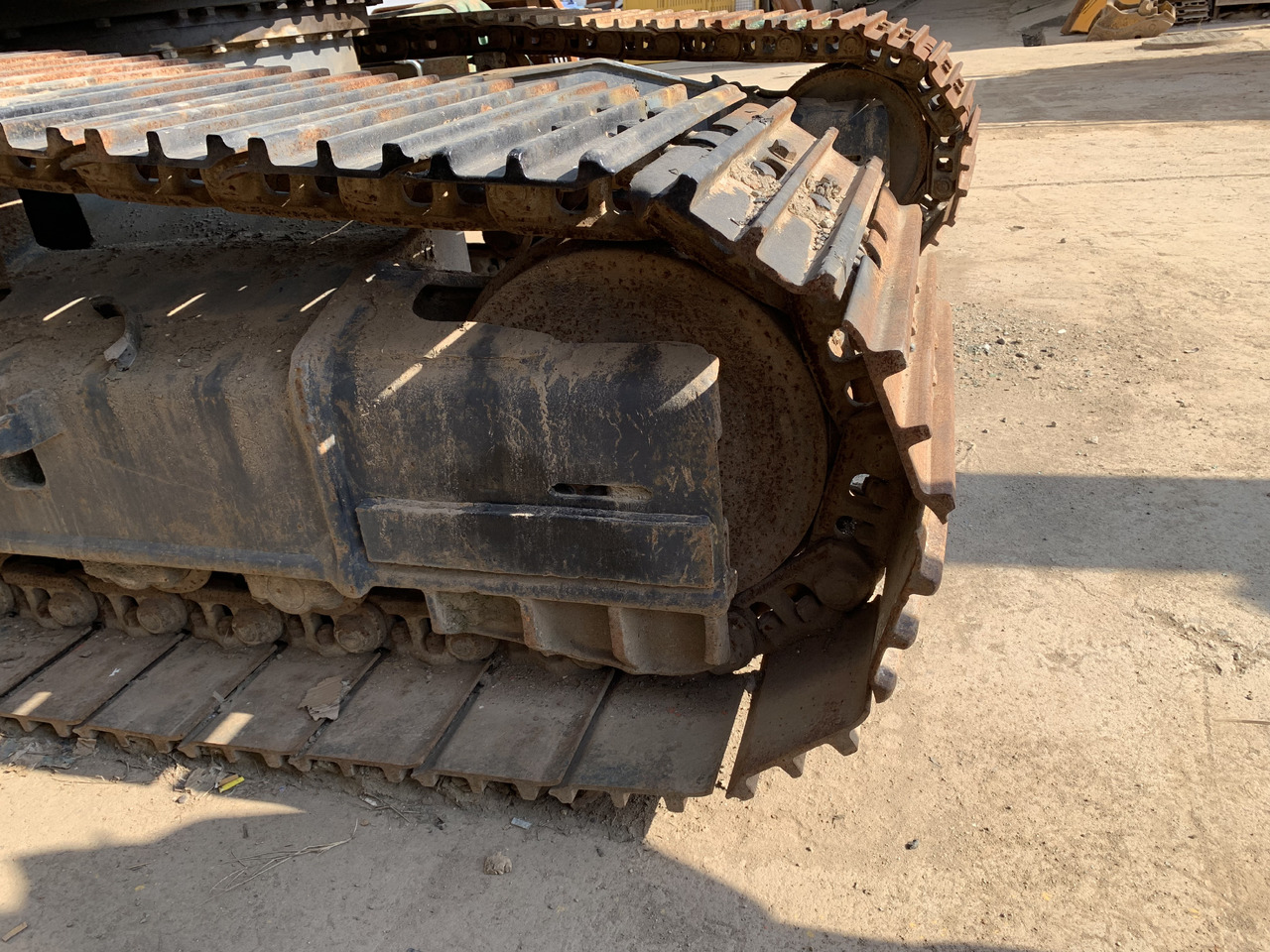 KOBELCO SK210LC-8 - حفار زاحف: صورة 5 KOBELCO SK210LC-8 - حفار زاحف: صورة 5