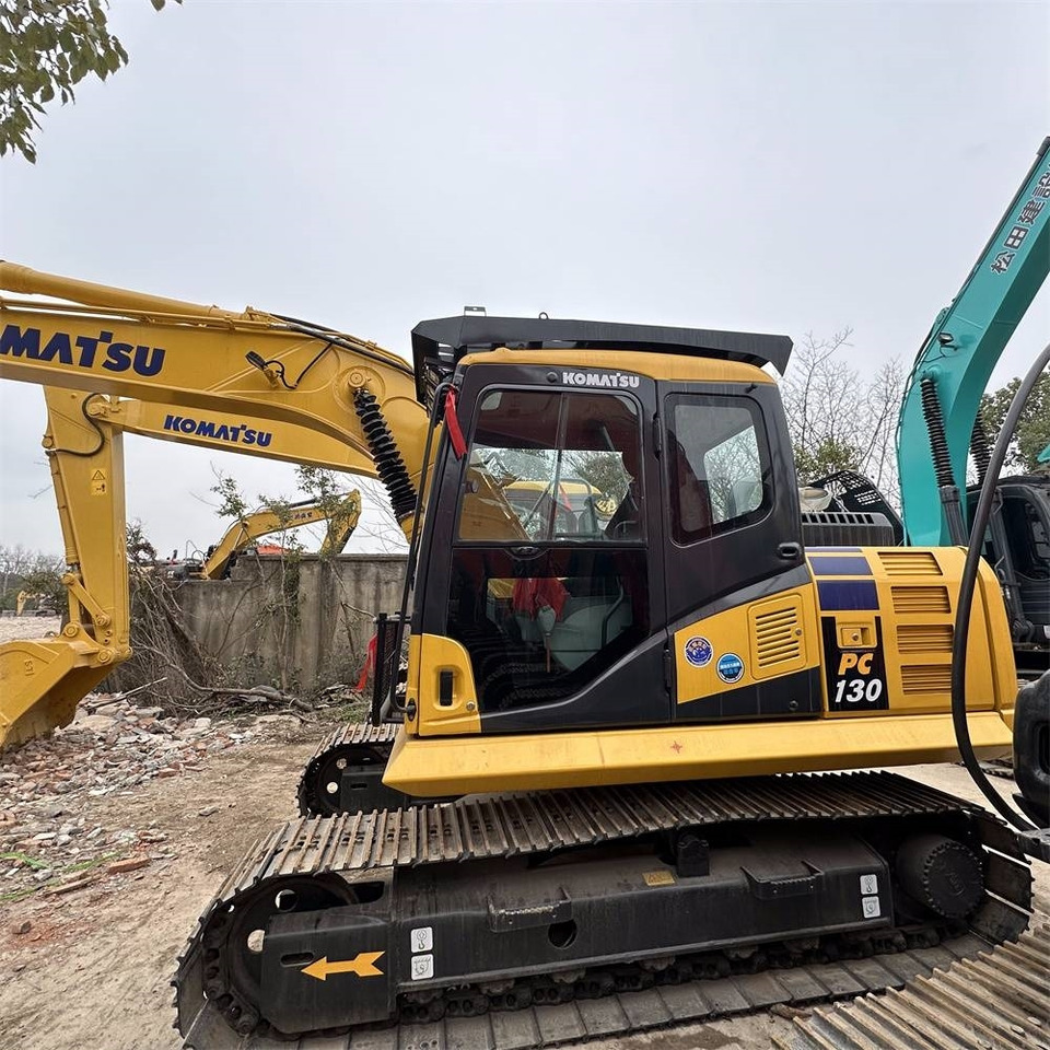 Komatsu PC 130-7 - حفار زاحف: صورة 2 Komatsu PC 130-7 - حفار زاحف: صورة 2