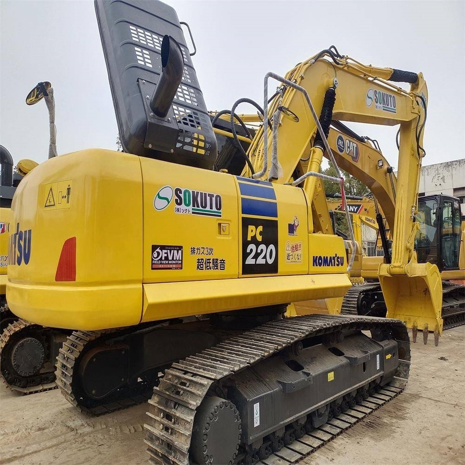Komatsu PC 220 - حفار زاحف: صورة 1 Komatsu PC 220 - حفار زاحف: صورة 1
