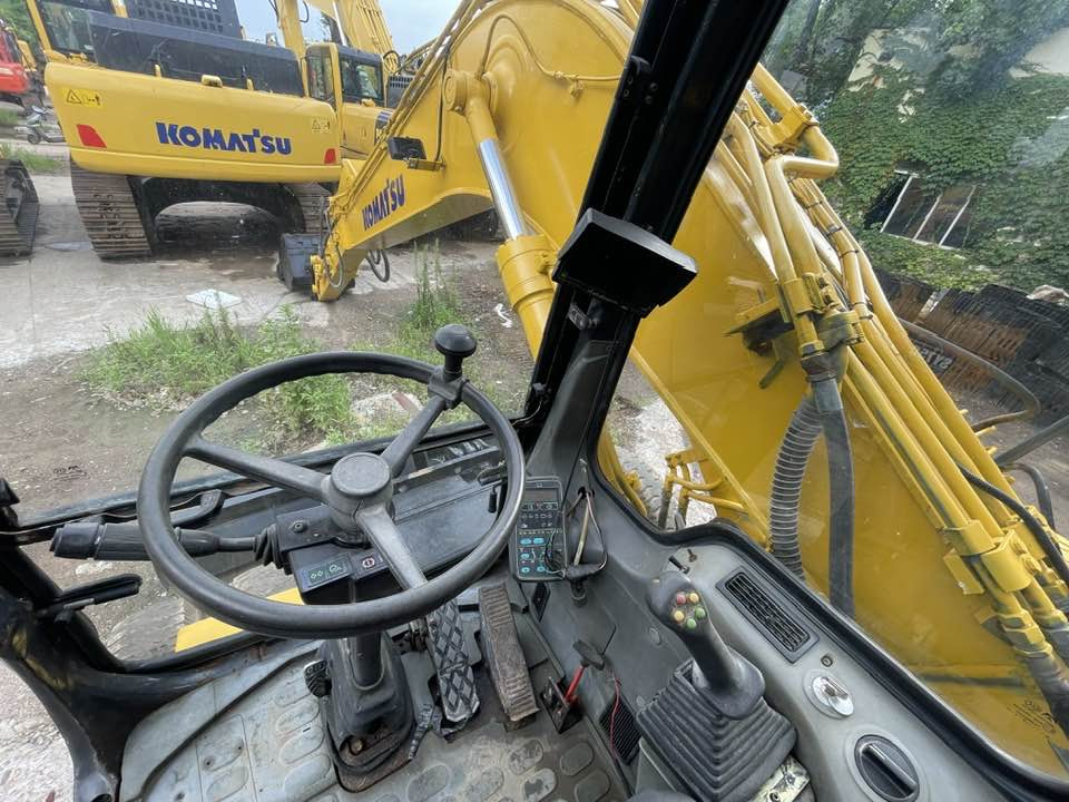 Komatsu PW160-8 [ - حفار ذو عجلات: صورة 2 Komatsu PW160-8 [ - حفار ذو عجلات: صورة 2