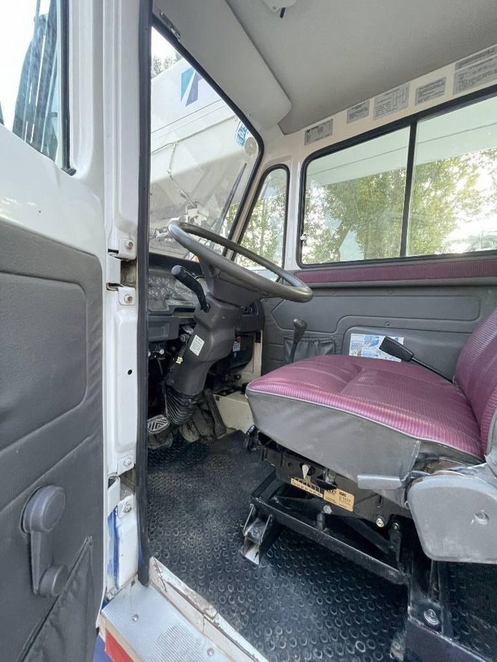 رافعة لجميع التضاريس Tadano GT550: صورة 10