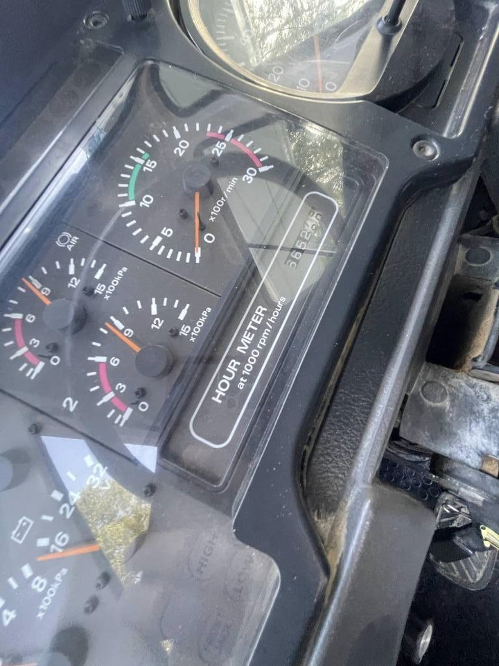 رافعة لجميع التضاريس Tadano GT550: صورة 11