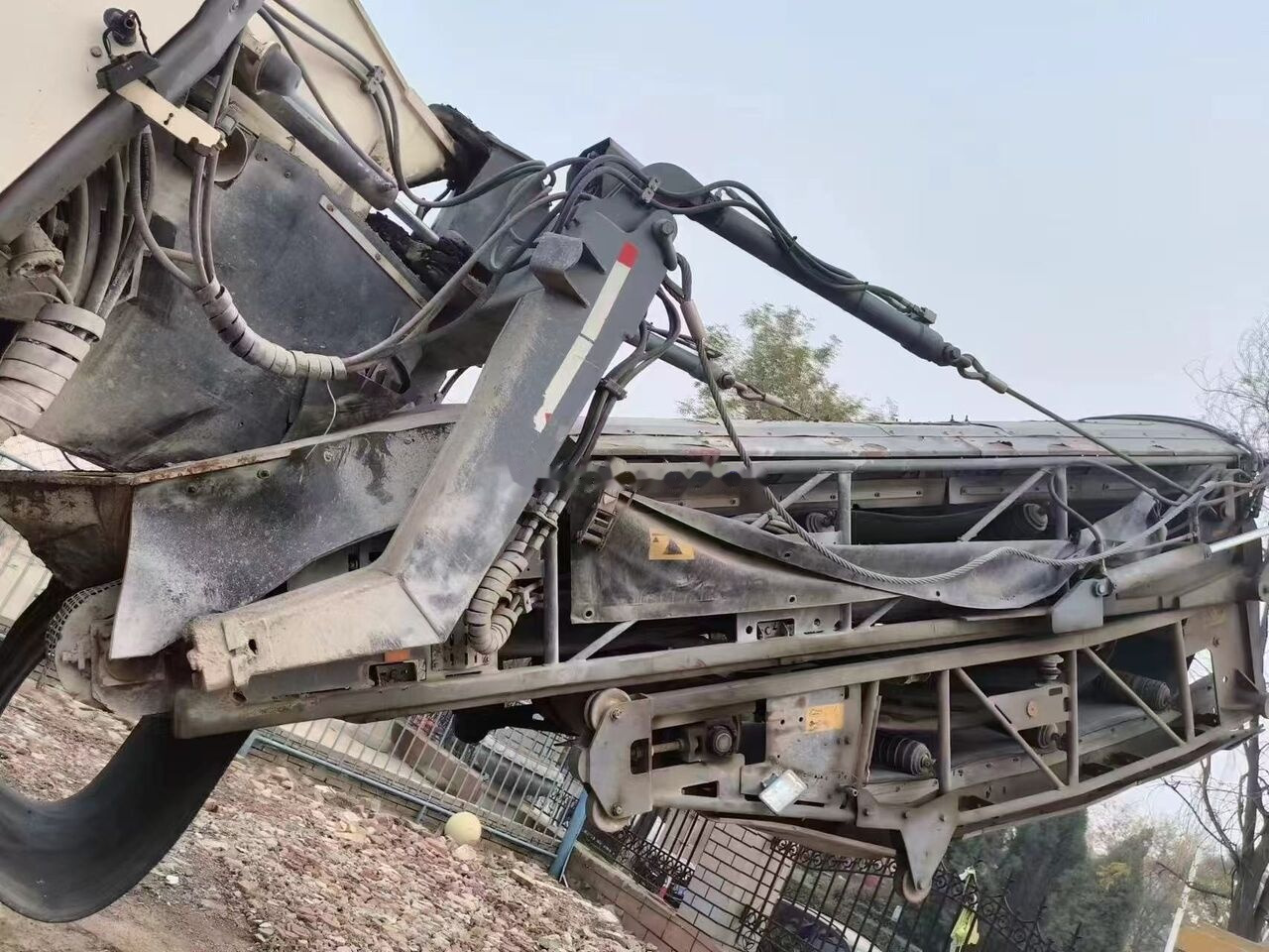 Wirtgen W2100 - ماكينة الكشط على البارد: صورة 2 Wirtgen W2100 - ماكينة الكشط على البارد: صورة 2