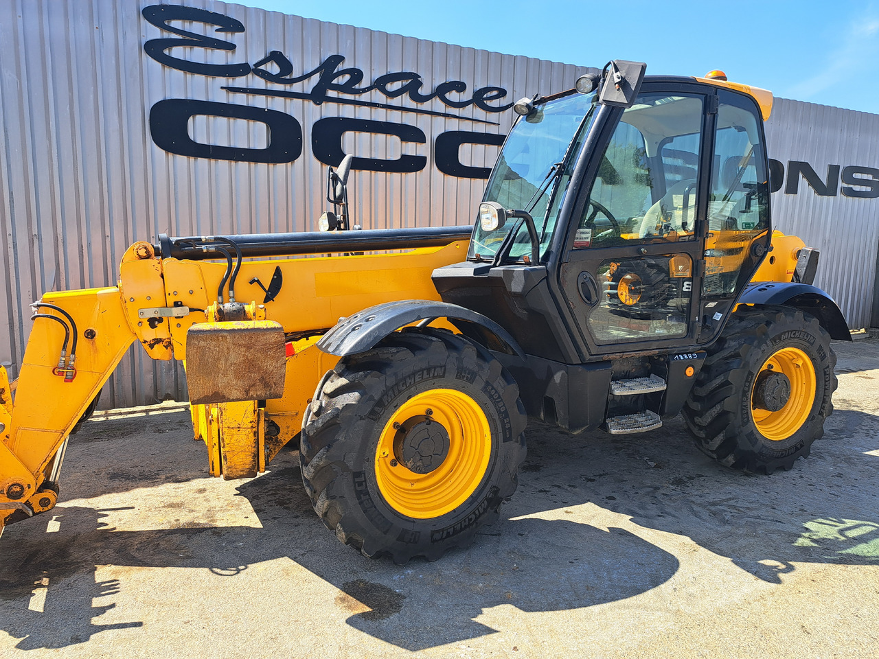 JCB 540-140 - آلة رفع ونقل تلسكوبية: صورة 1 JCB 540-140 - آلة رفع ونقل تلسكوبية: صورة 1