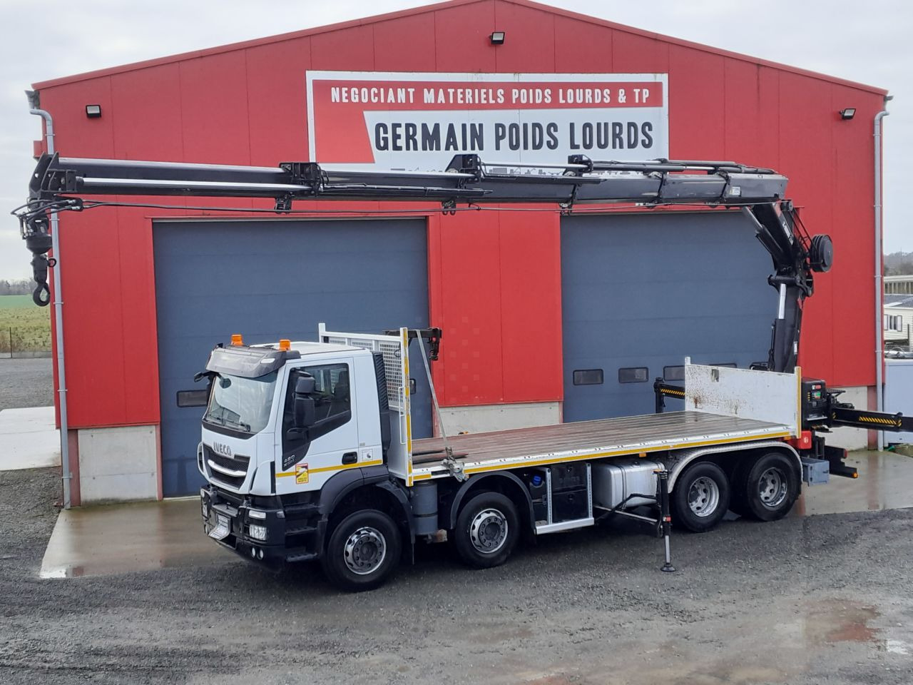 Iveco 8x4 8x4 Standard platform Truck - شاحنات مسطحة, شاحنة كرين: صورة 1 Iveco 8x4 8x4 Standard platform Truck - شاحنات مسطحة, شاحنة كرين: صورة 1