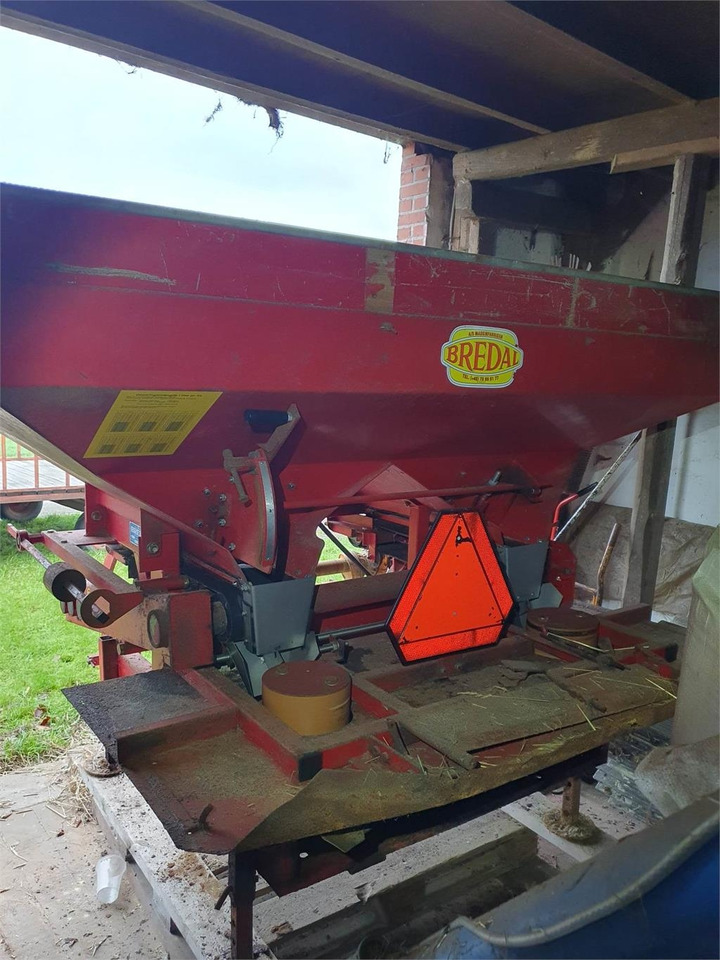 Bredal B2 LIFTOPHÆNGT - آلة نشر السماد: صورة 1 Bredal B2 LIFTOPHÆNGT - آلة نشر السماد: صورة 1