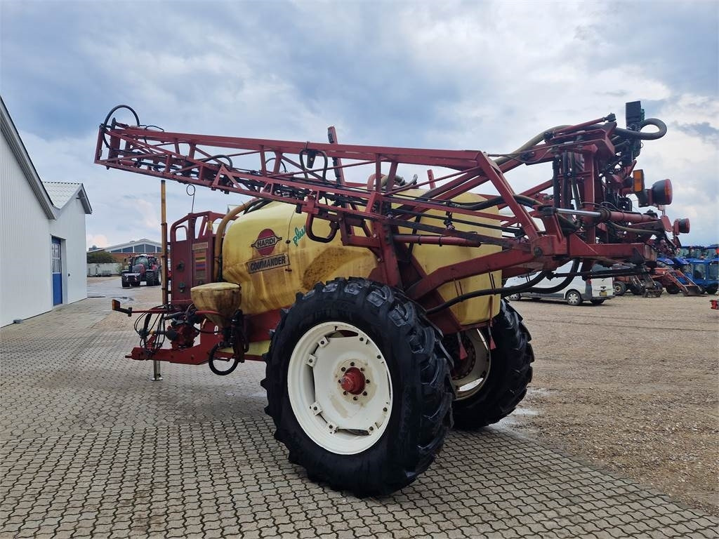 Hardi COMMANDER 4200L - رشاش مسحوب: صورة 3 Hardi COMMANDER 4200L - رشاش مسحوب: صورة 3
