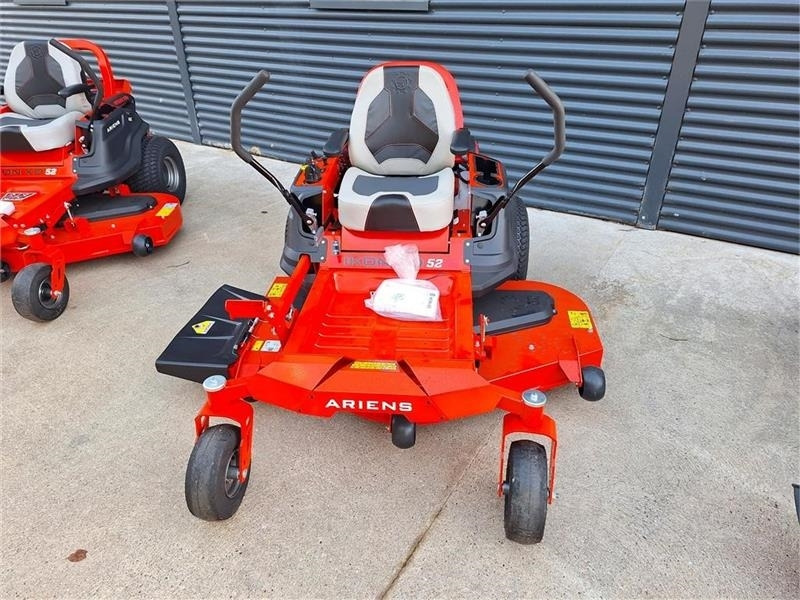 Ariens IKON XD 52" (132 Cm. Klippe bredde) - جرار خدمات بلدية: صورة 1 Ariens IKON XD 52" (132 Cm. Klippe bredde) - جرار خدمات بلدية: صورة 1